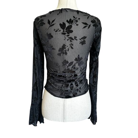 Kimchi Blue Black Sheer Floral Crop Top Women's Size Small | 37-2 - Picture 2 of 5